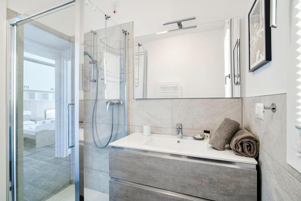 Apartamento Silvia Lenno House - The House Of Travelers Exterior foto